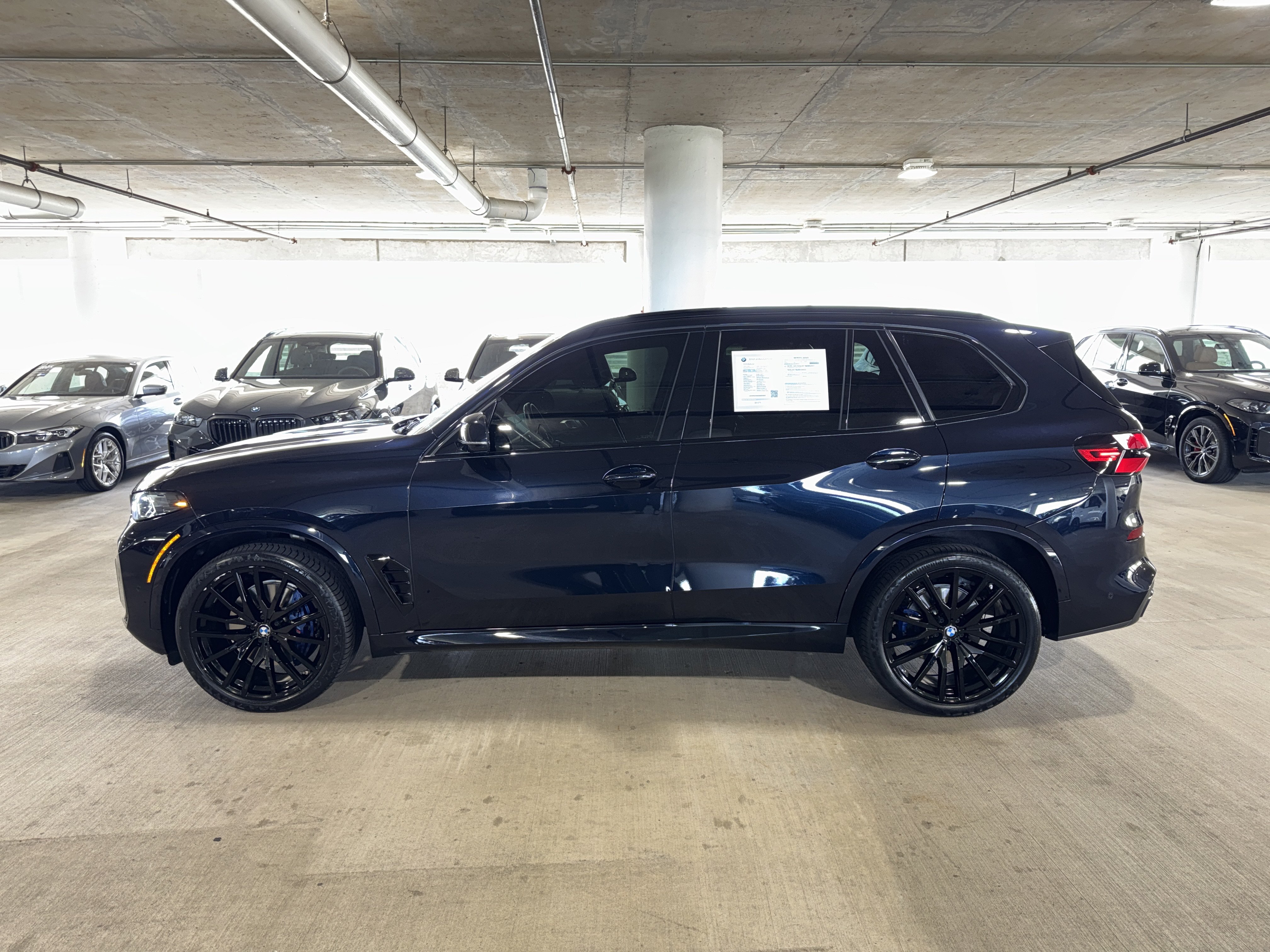 Used 2025 BMW X5 xDrive40i w/ M Sport Package AWD/4WD image 5