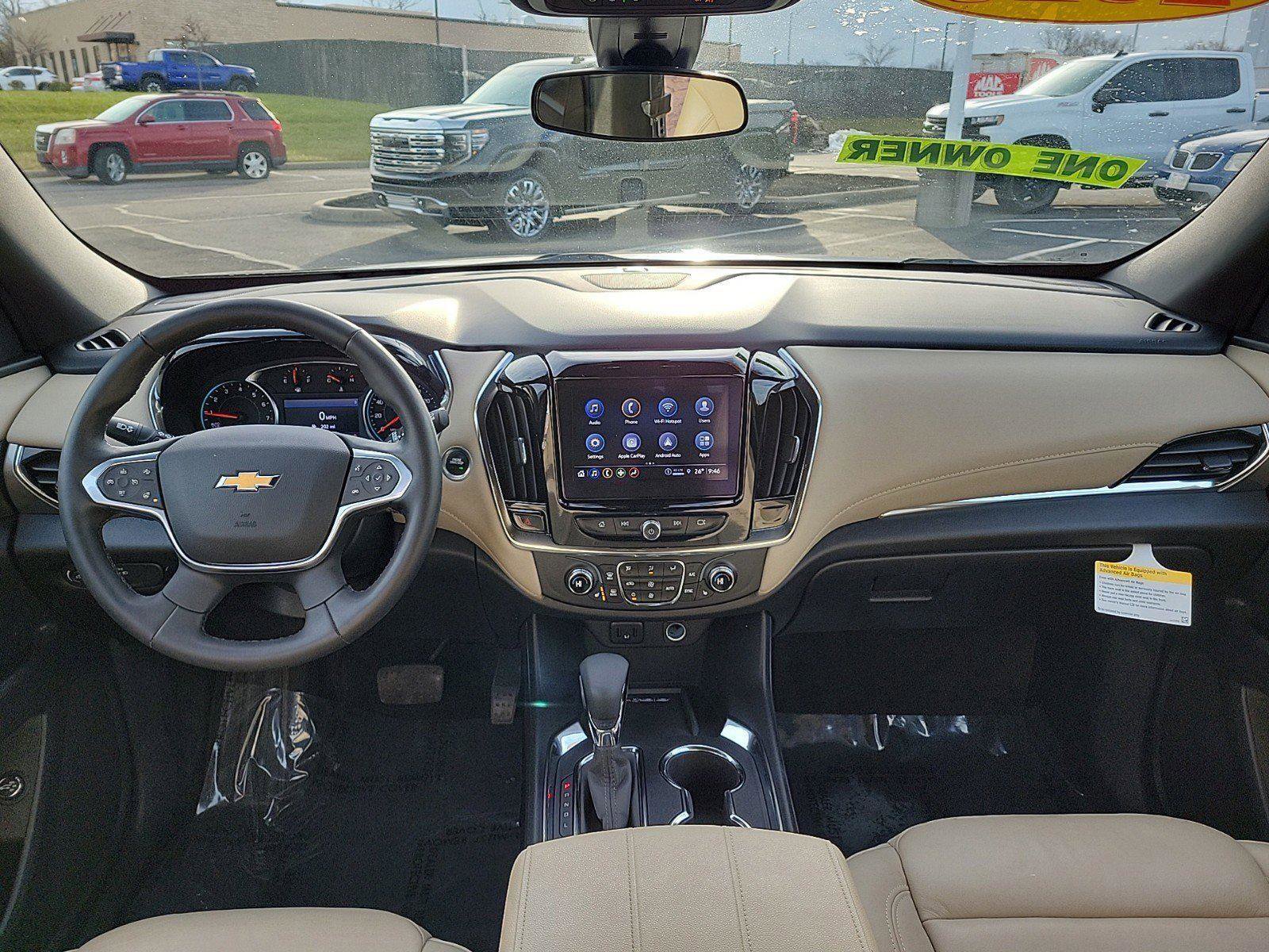 Used 2023 Chevrolet Traverse LT image 8