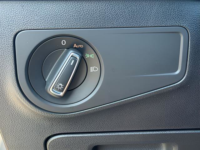 Used 2022 Volkswagen Tiguan SE R-Line image 16