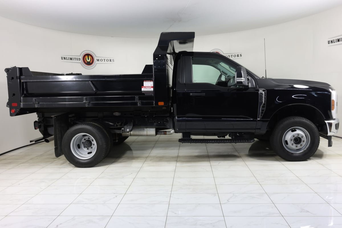 Used 2025 Ford F350 XLT AWD/4WD image 2