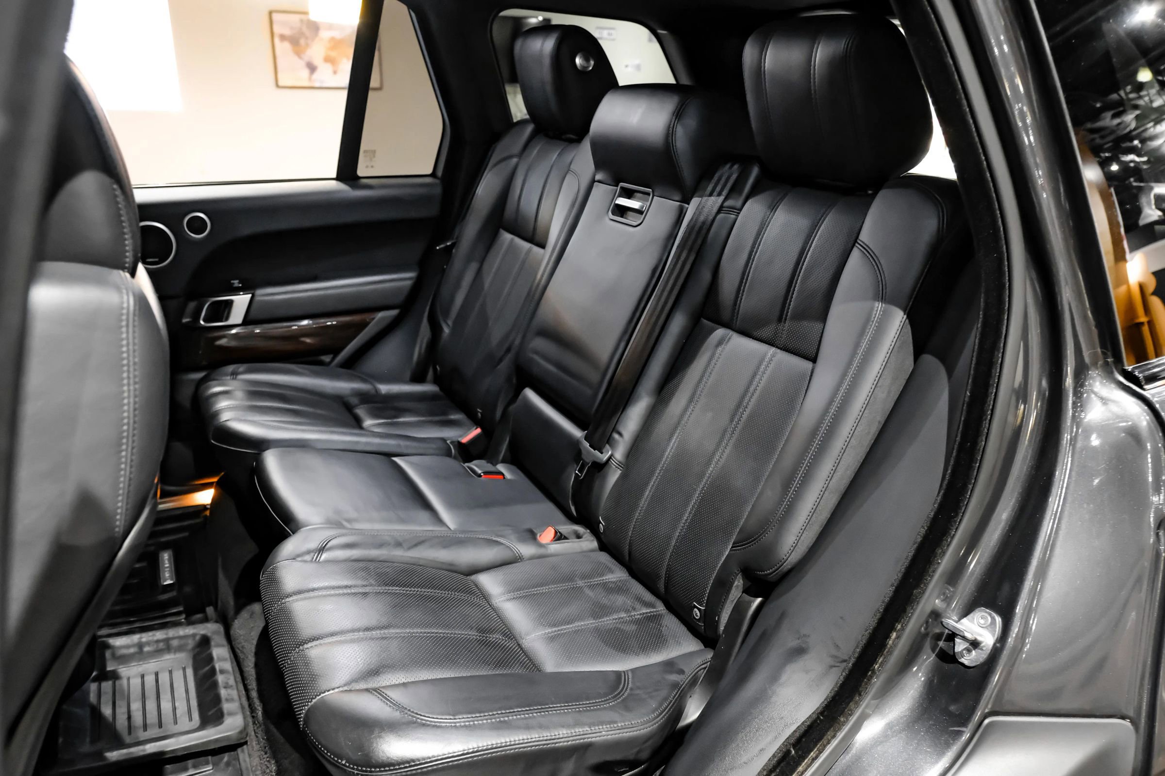 Used 2017 Land Rover Range Rover HSE image 43