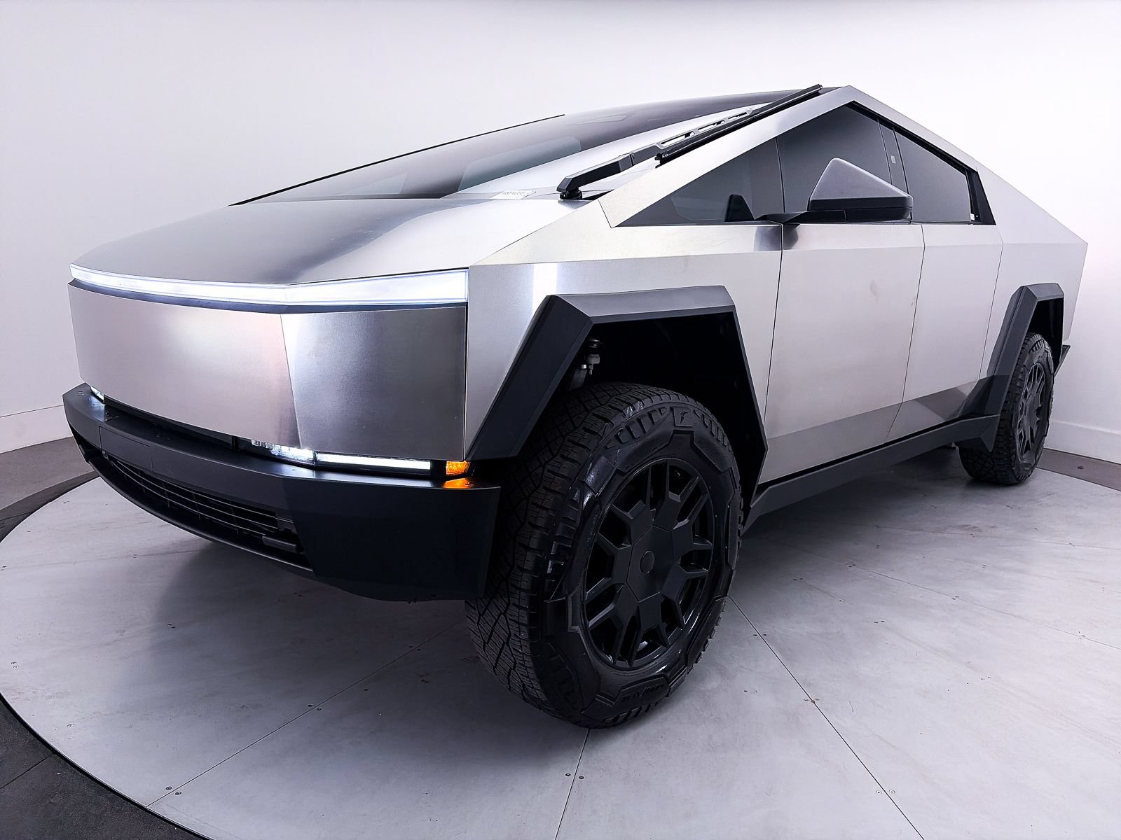 Used 2025 Tesla Cybertruck Cyberbeast AWD/4WD image 12