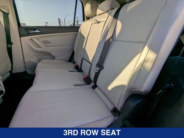Certified 2024 Volkswagen Tiguan SE image 20