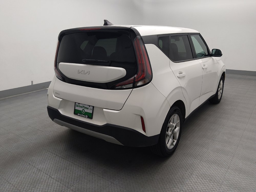 Used 2023 Kia Soul LX w/ Option Group 015 FWD image 7