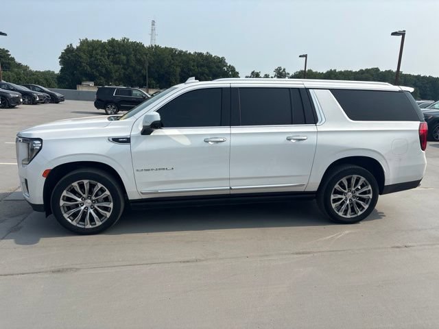 Used 2022 GMC Yukon XL Denali AWD/4WD image 2