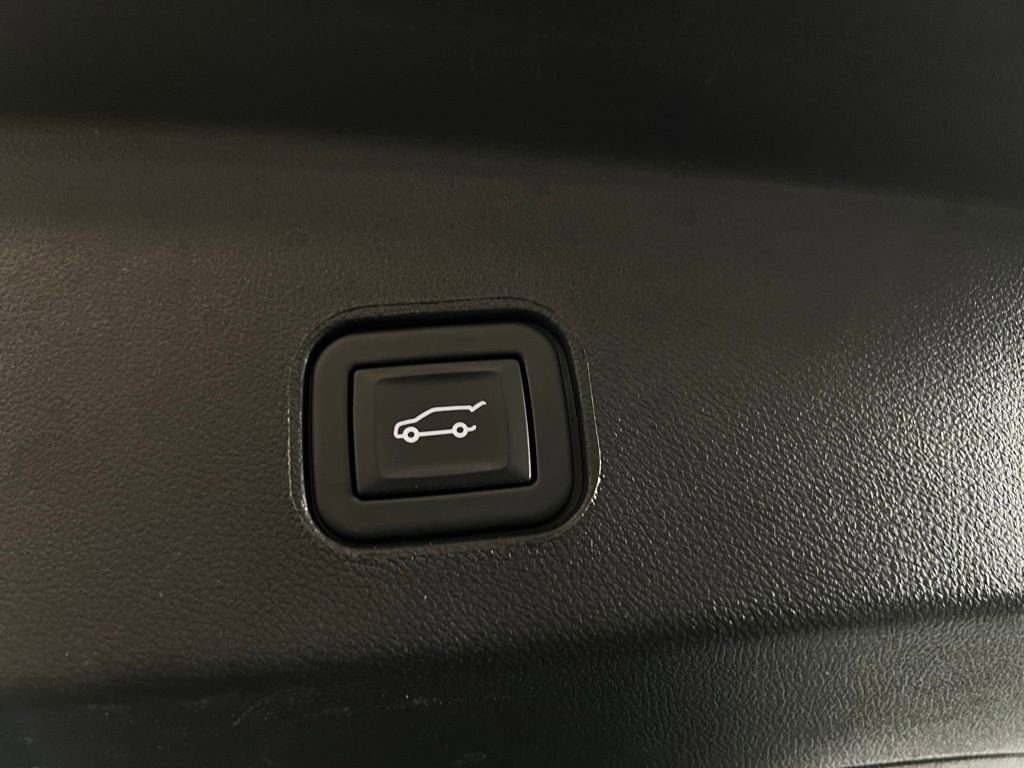 Used 2024 Cadillac Lyriq Sport image 30