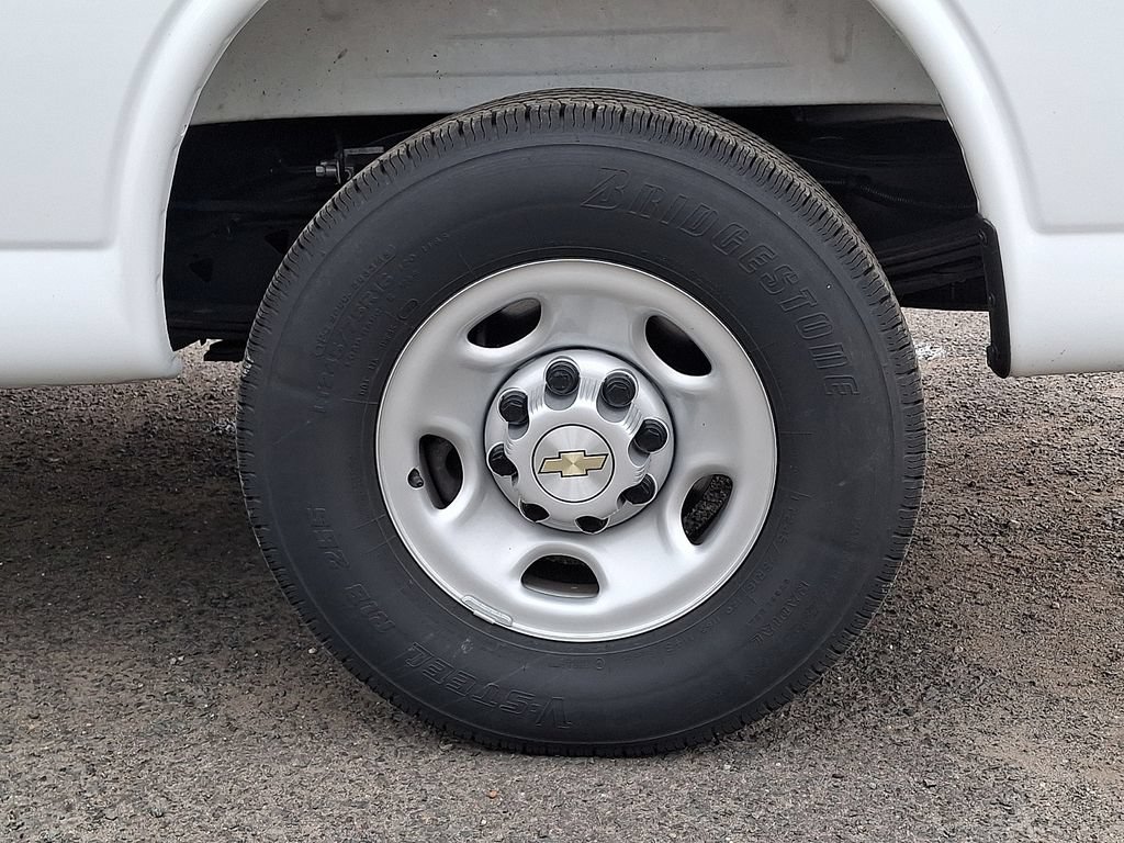 Certified 2025 Chevrolet Express 2500 w/ Driver Convenience Package RWD image 31