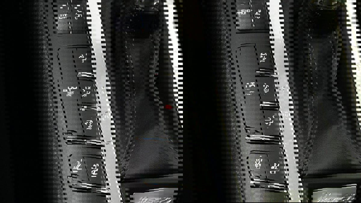 Used 2021 Porsche Macan Turbo w/ Premium Package Plus (PF0) image 23