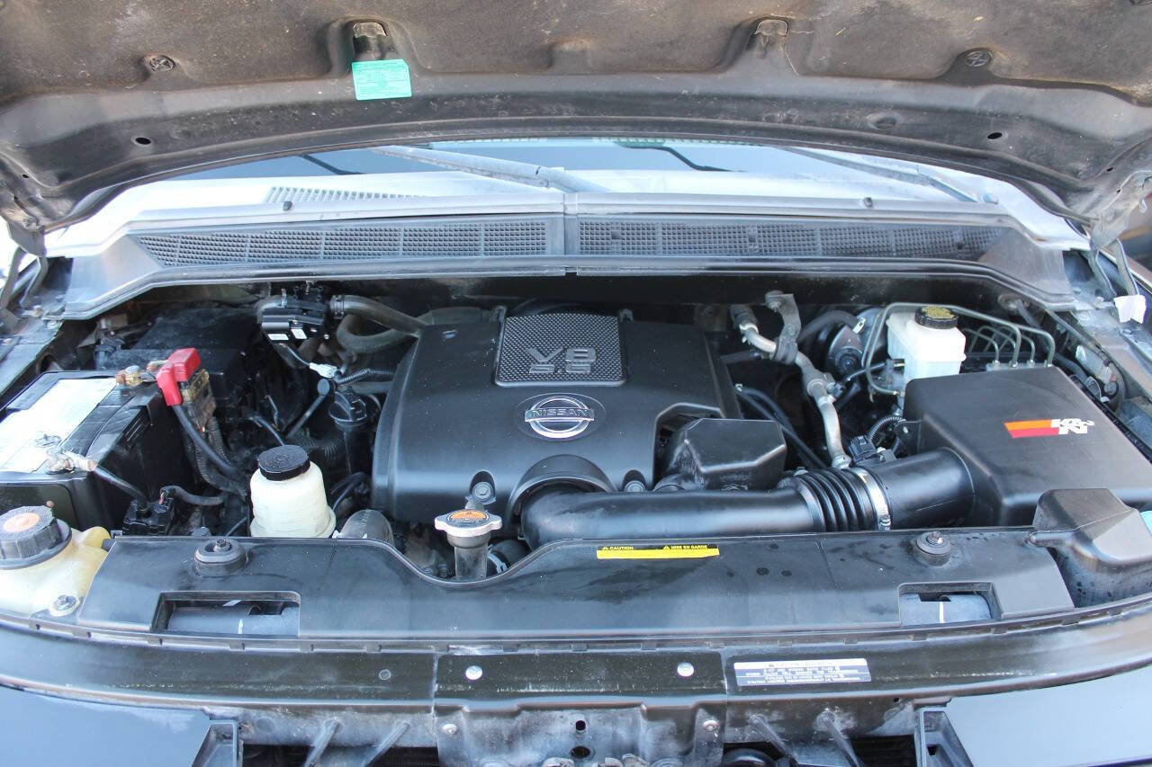 Used 2010 Nissan Titan SE RWD image 35