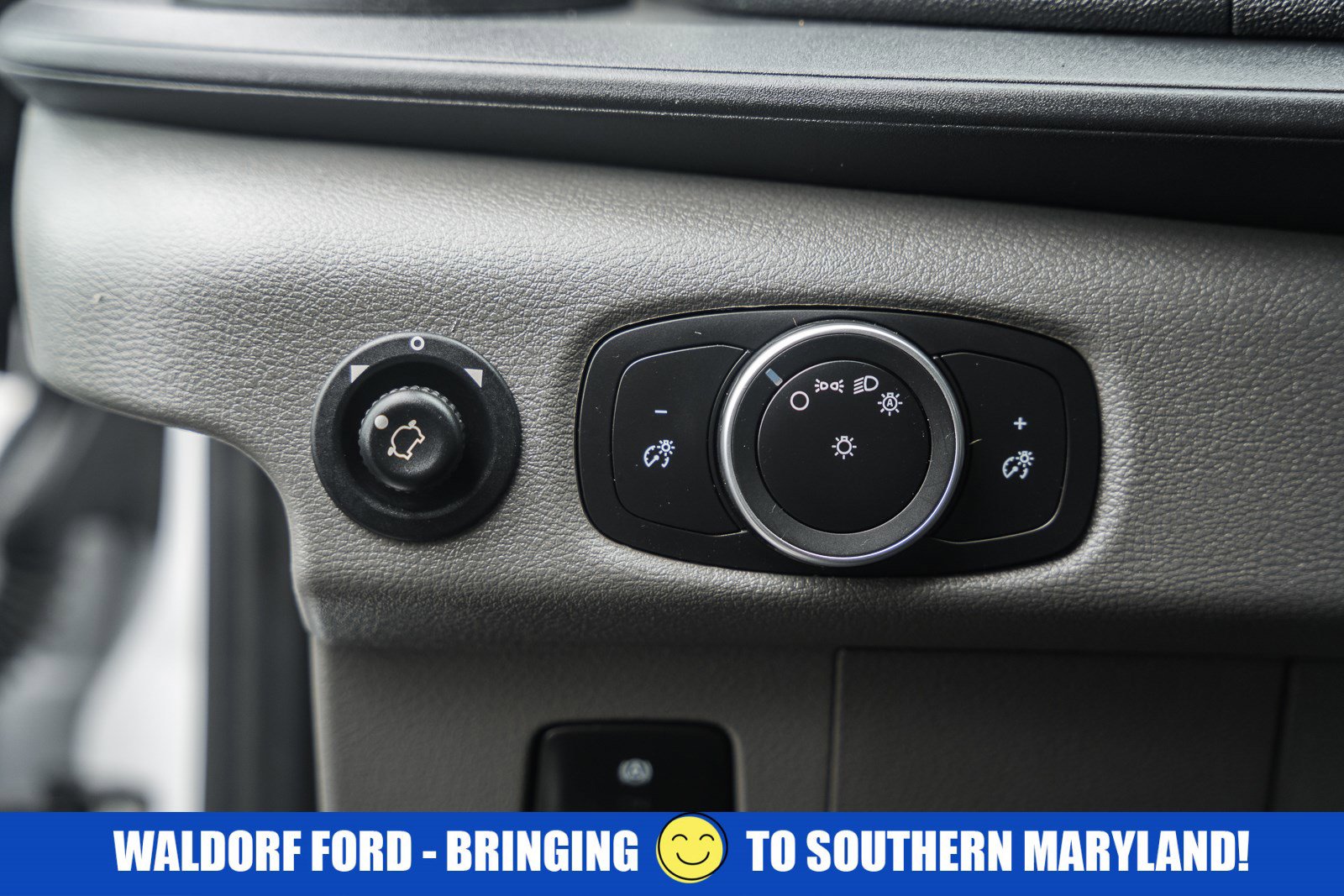 Used 2023 Ford Transit 350 XL image 40