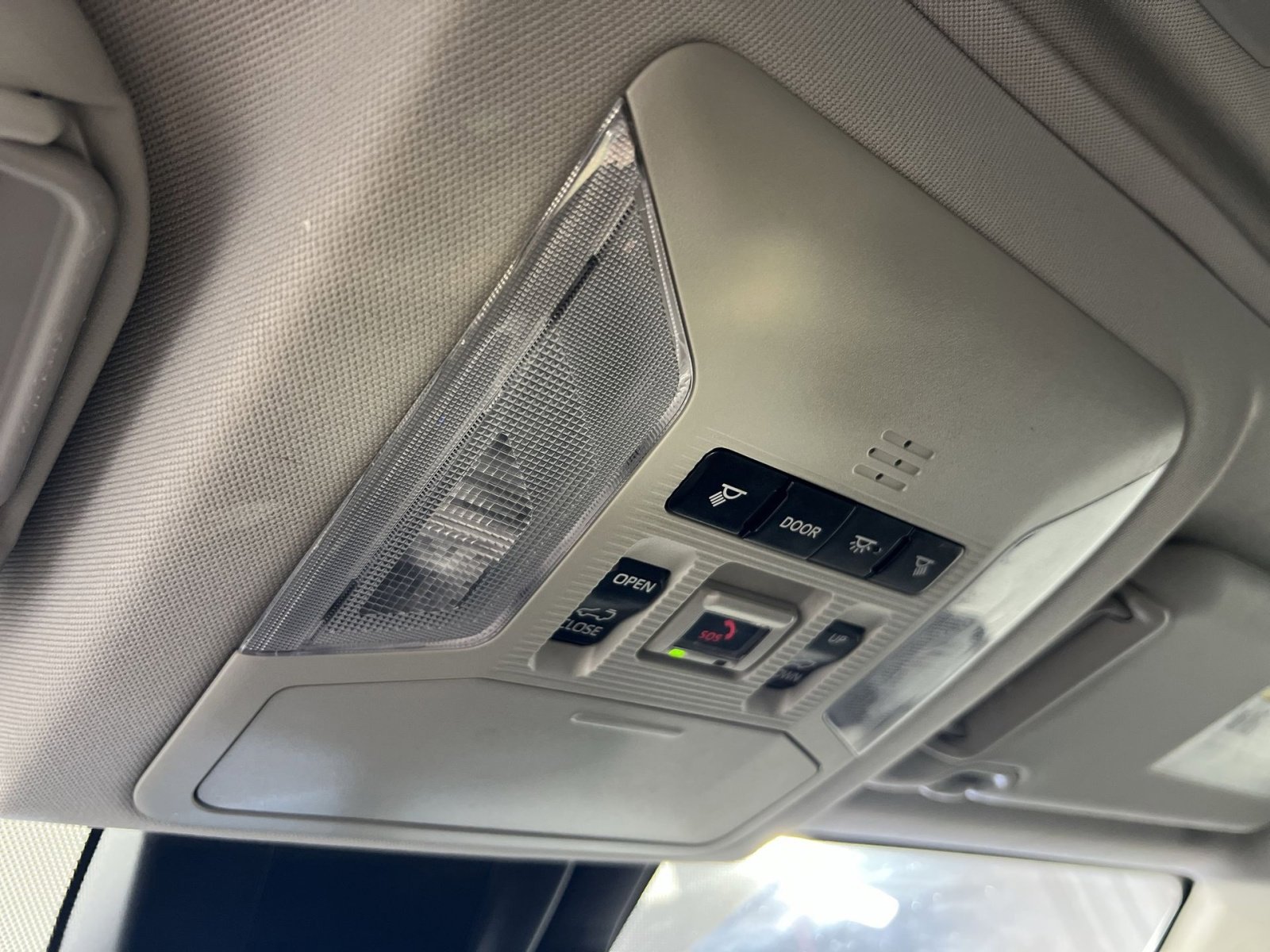 Used 2020 Toyota RAV4 XLE image 33