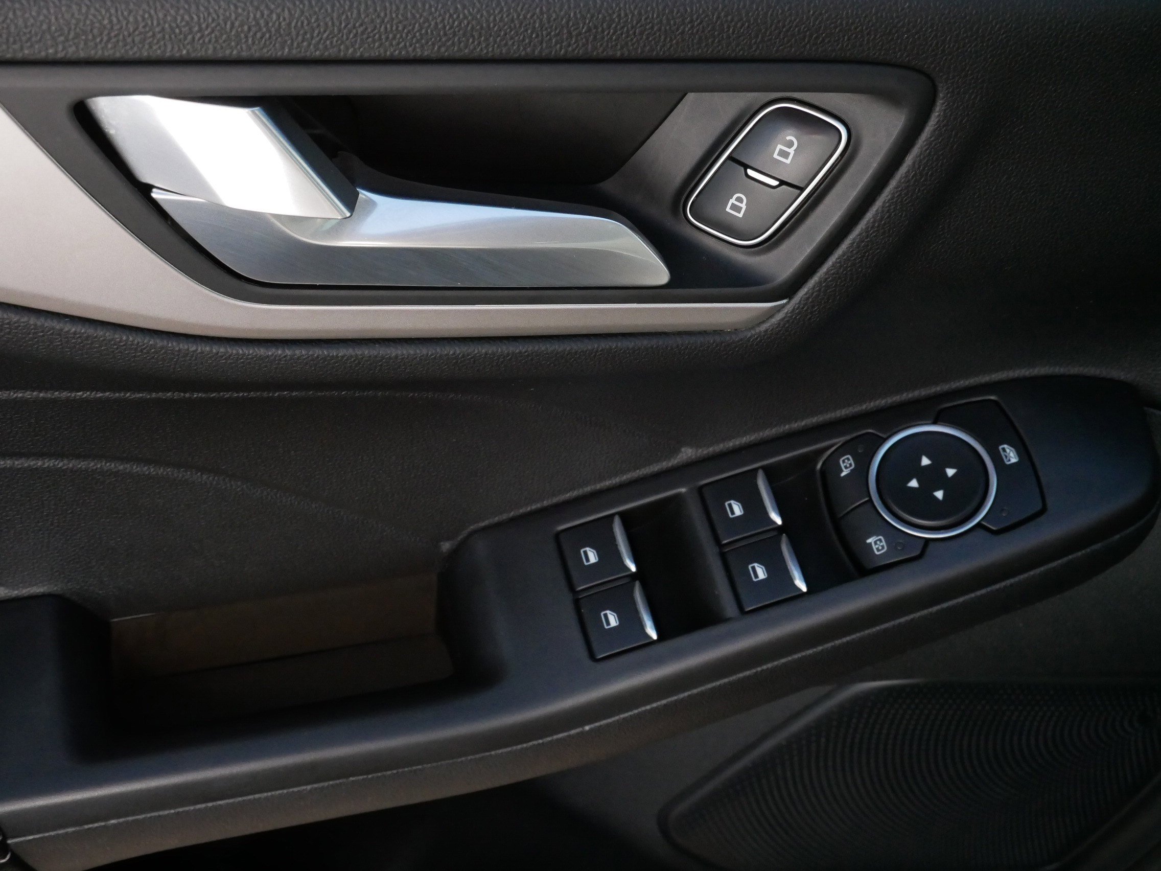 Used 2021 Ford Escape SEL image 19