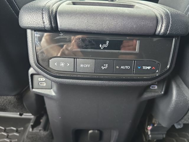 Used 2024 Toyota Grand Highlander XLE image 33