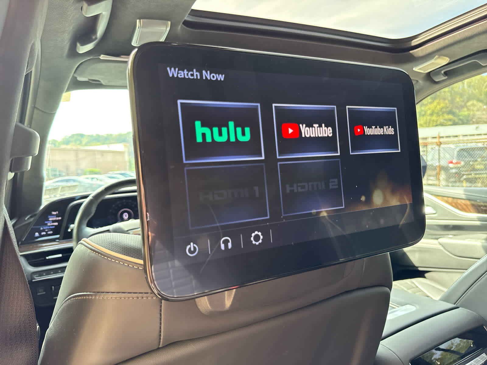 Used 2023 Cadillac Escalade Sport Platinum w/ LPO, ONYX Package image 23