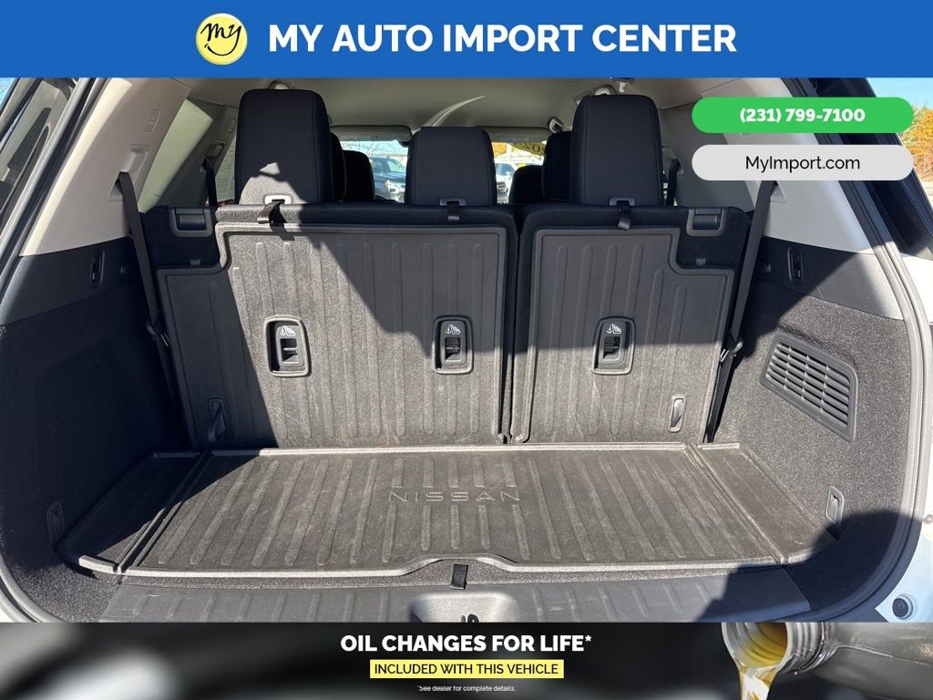 Used 2024 Nissan Pathfinder SV image 29