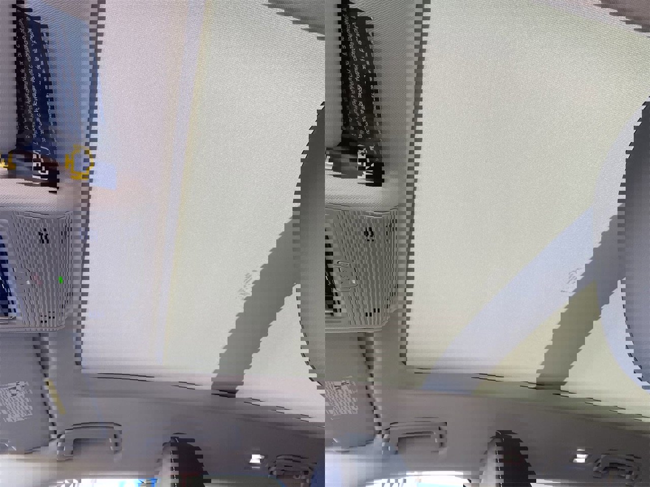 New 2025 Volkswagen Tiguan SE image 18