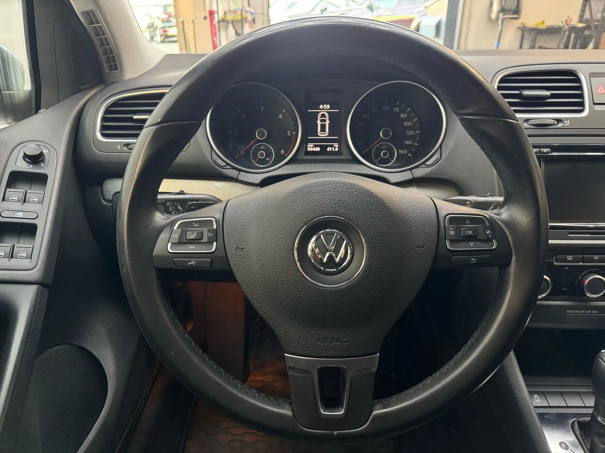 Used 2012 Volkswagen Golf TDI image 15