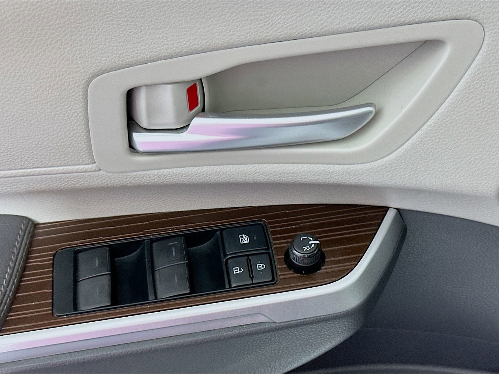Certified 2021 Toyota Sienna XLE AWD/4WD image 18