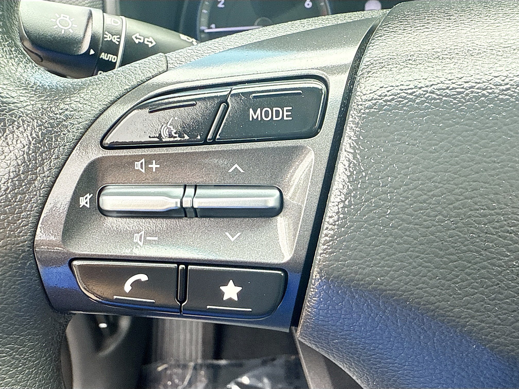 Used 2023 Hyundai Kona SE AWD/4WD image 36