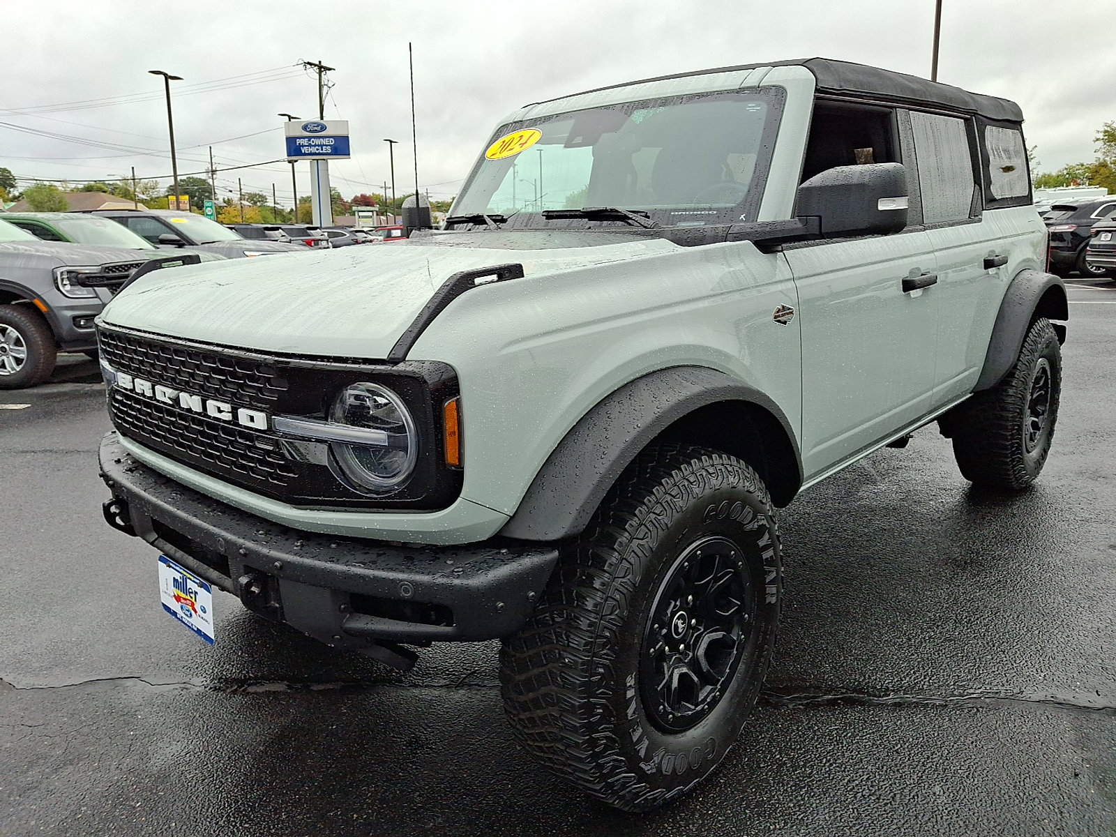 Used 2024 Ford Bronco Wildtrak image 3