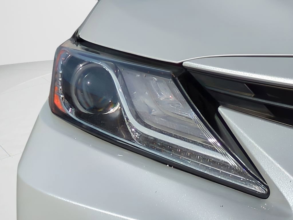 Used 2022 Toyota Camry XLE w/ Navigation Upgrade Package image 10