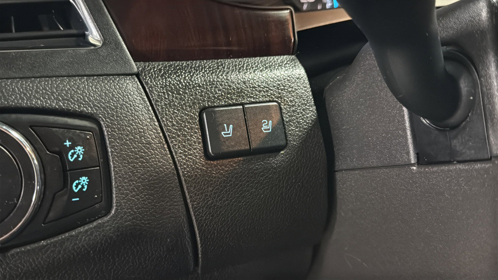 Used 2014 Ford Edge Limited image 30