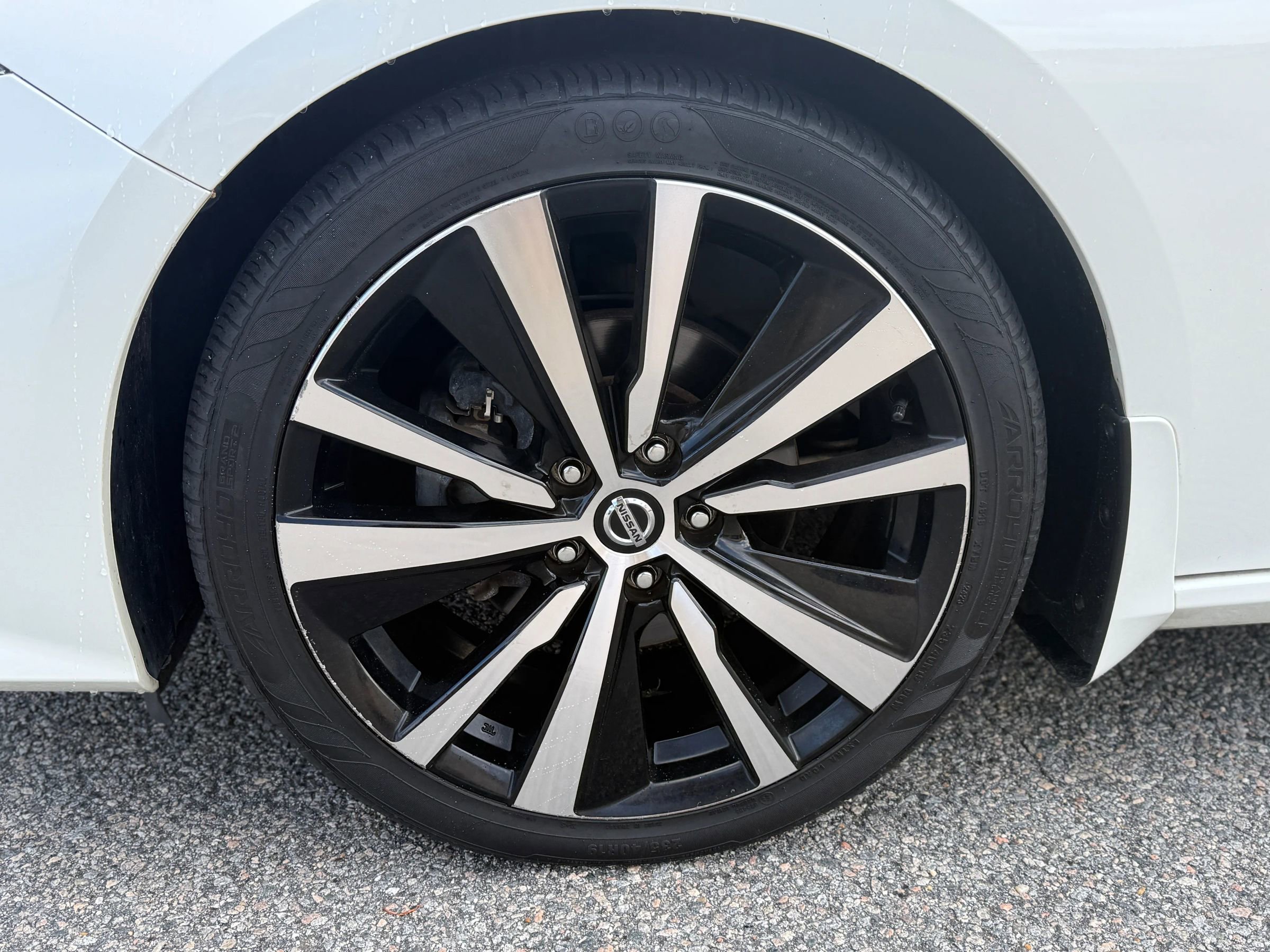 Used 2019 Nissan Altima 2.5 Platinum image 10