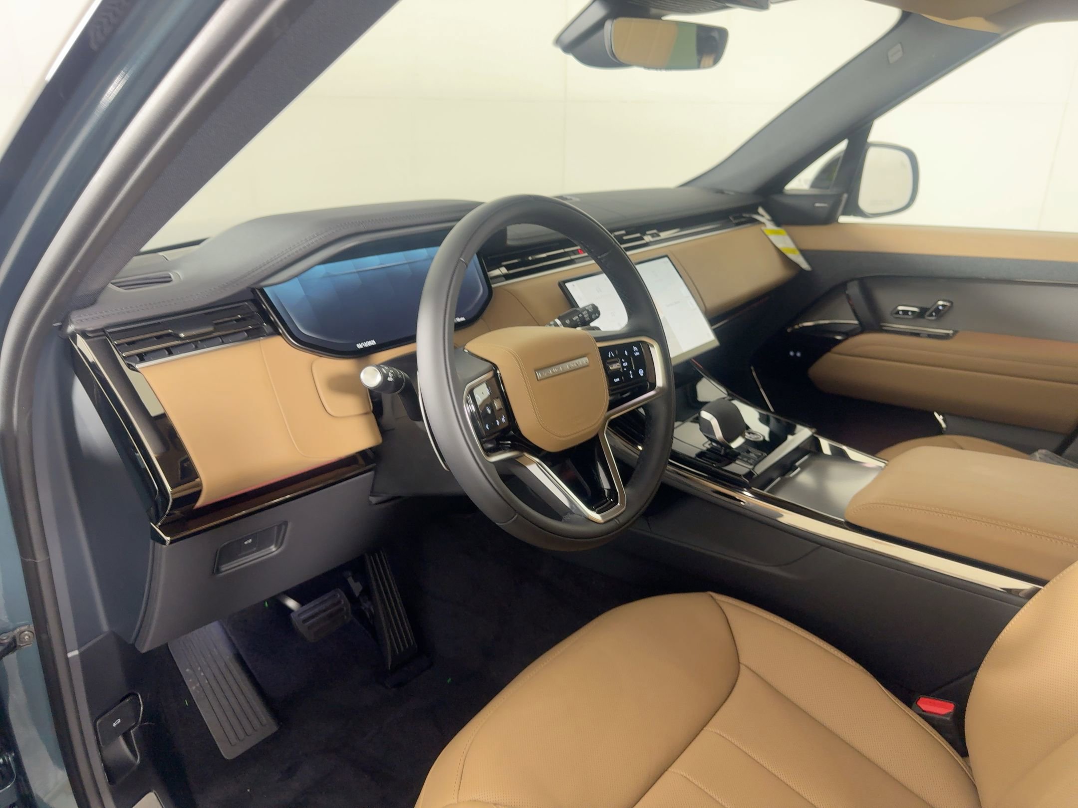 New 2025 Land Rover Range Rover Sport SE image 4