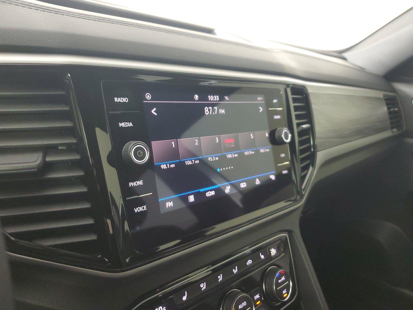 Used 2023 Volkswagen Atlas Cross Sport SE w/ Panoramic Sunroof Package FWD image 27