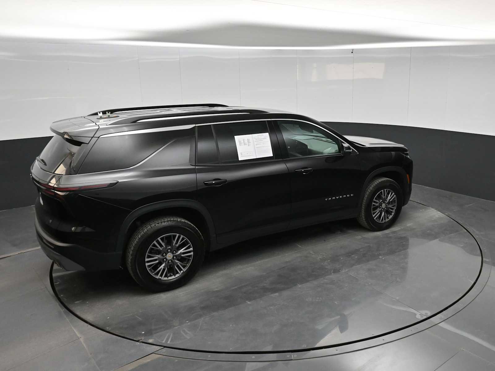 Used 2025 Chevrolet Traverse LT AWD/4WD image 34