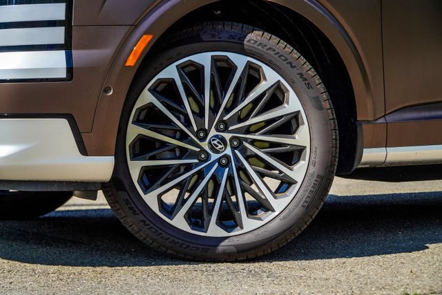 New 2026 Hyundai Palisade Calligraphy FWD image 3