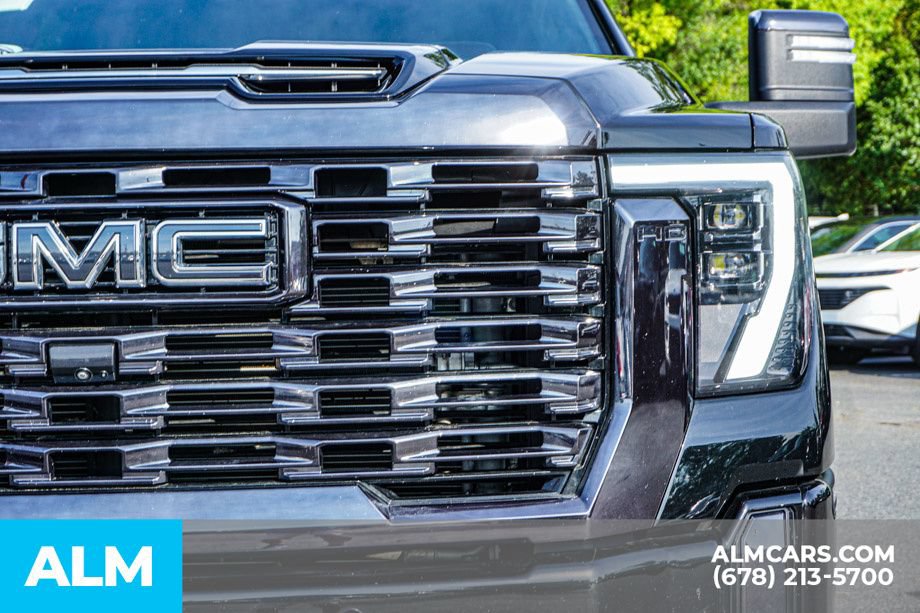 Used 2024 GMC Sierra 3500 Denali Ultimate AWD/4WD image 11
