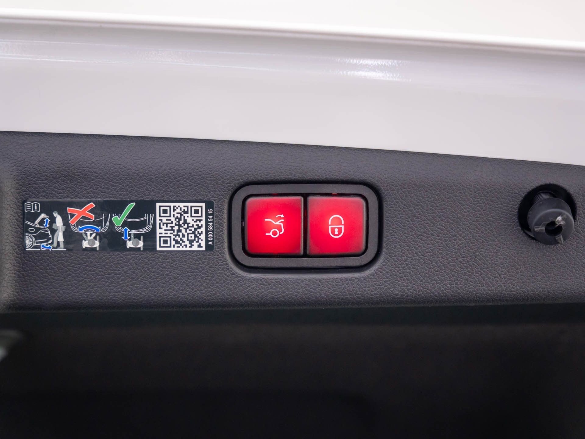 Used 2024 Mercedes-Benz E 350 4MATIC Sedan image 30