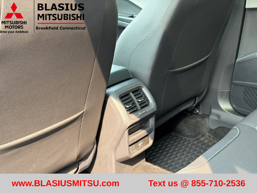 Used 2024 Volkswagen Taos SE w/ Panoramic Sunroof Package AWD/4WD image 40