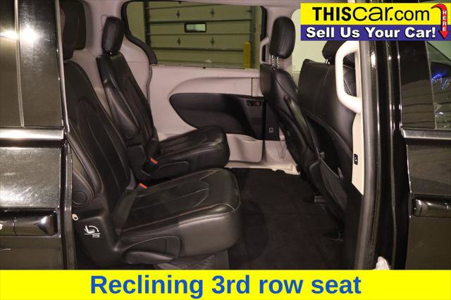 Used 2017 Chrysler Pacifica Touring-L FWD image 25