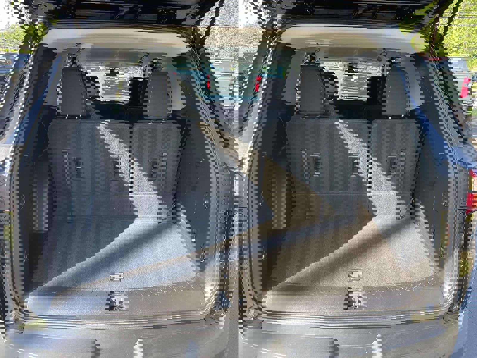 Used 2021 Chevrolet Traverse LS FWD image 18