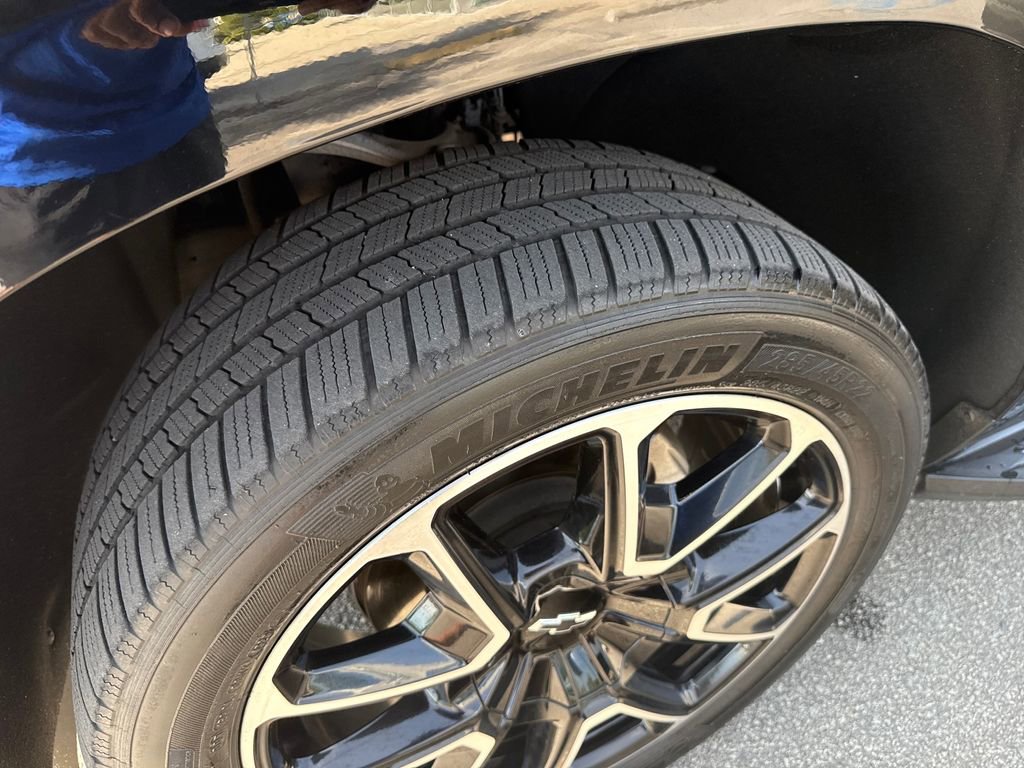 Used 2021 Chevrolet Tahoe RST w/ Luxury Package RWD image 14