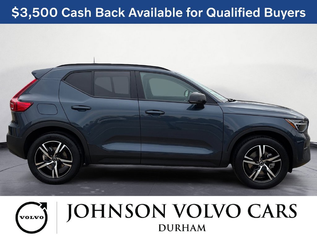 New 2026 Volvo XC40 B5 Core w/ Climate Package AWD/4WD image 2