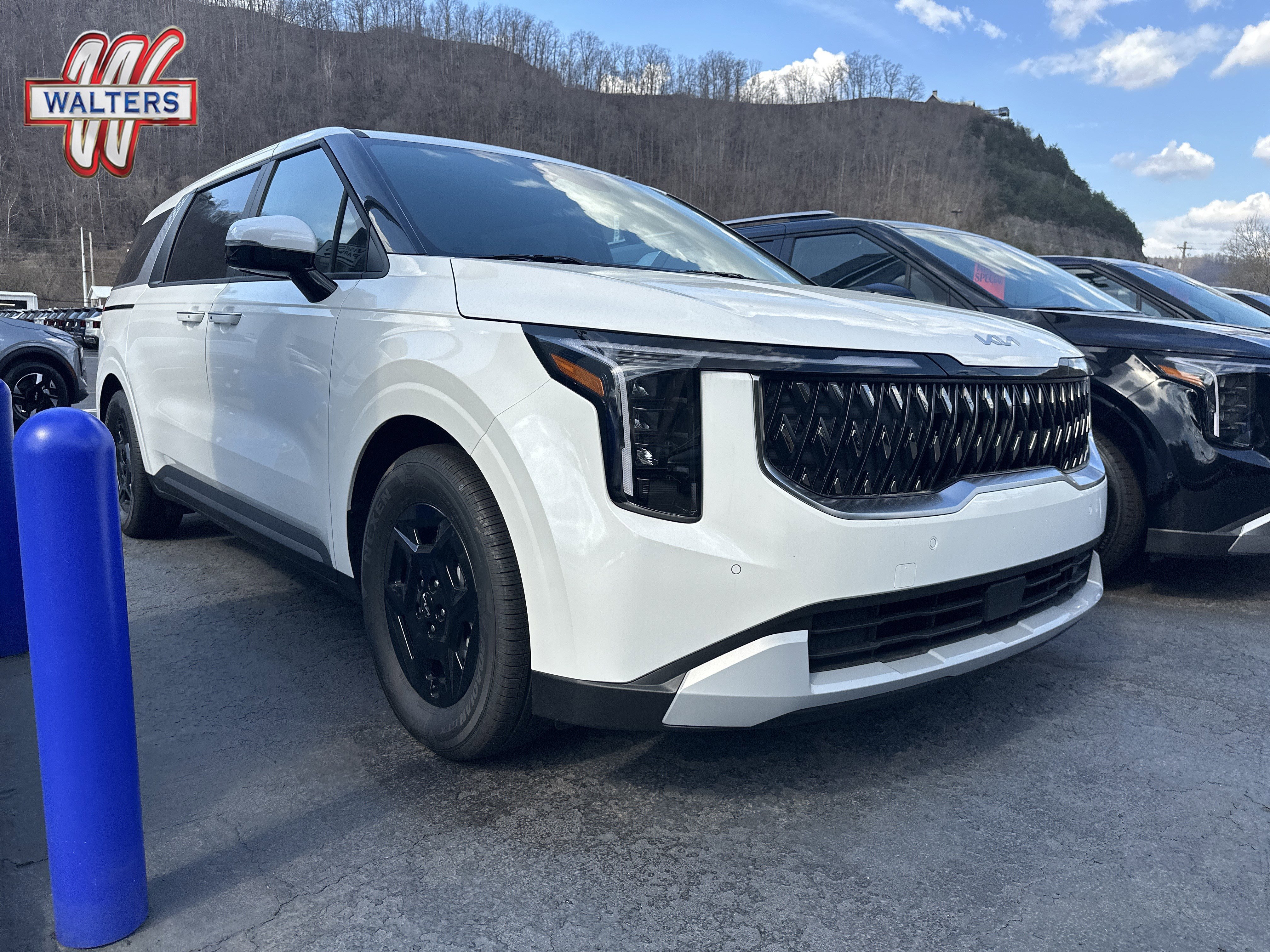 New 2026 Kia Carnival image 1