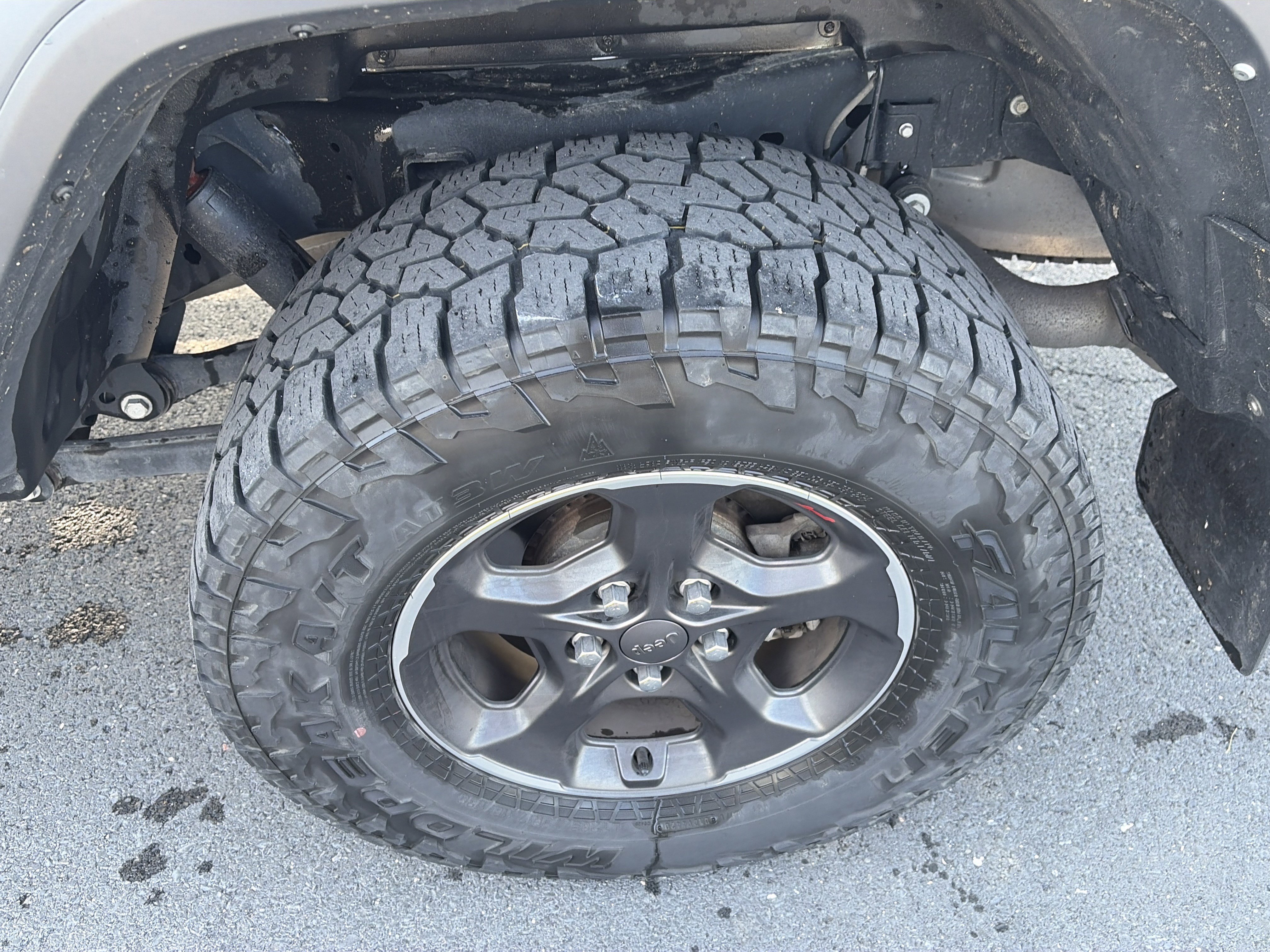 Used 2021 Jeep Gladiator Rubicon AWD/4WD image 12