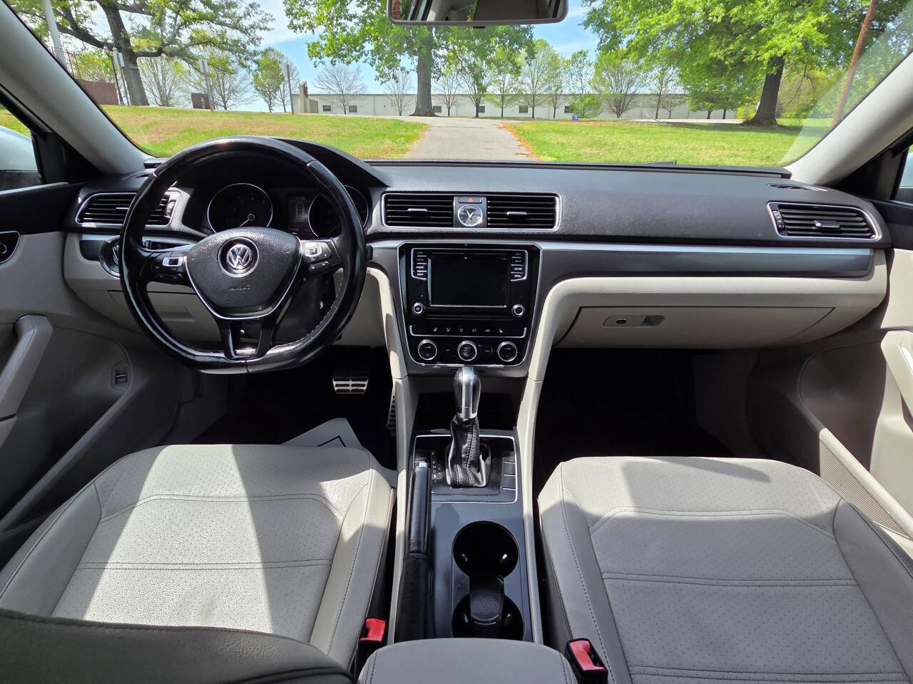 Used 2017 Volkswagen Passat 1.8T R-Line image 19
