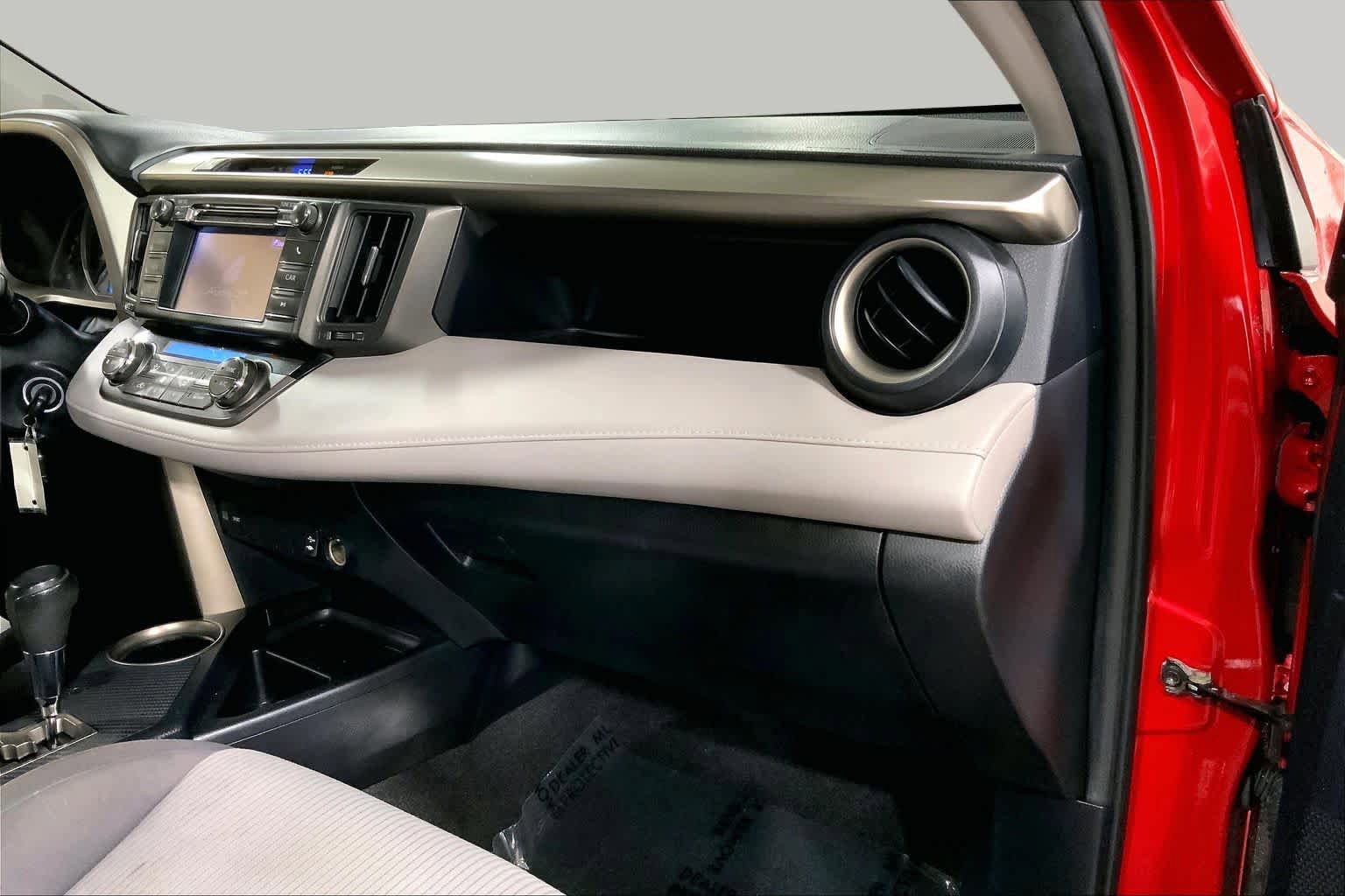 Used 2013 Toyota RAV4 XLE AWD/4WD image 19
