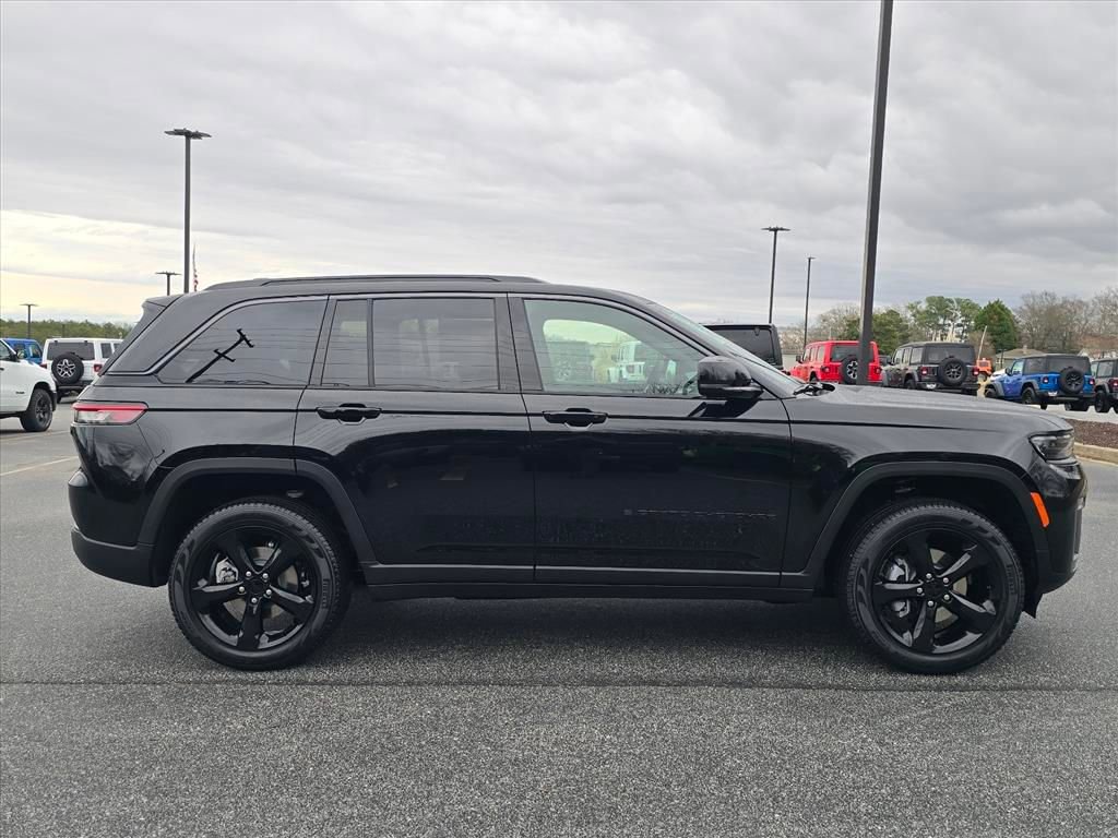 New 2026 Jeep Grand Cherokee Limited image 2