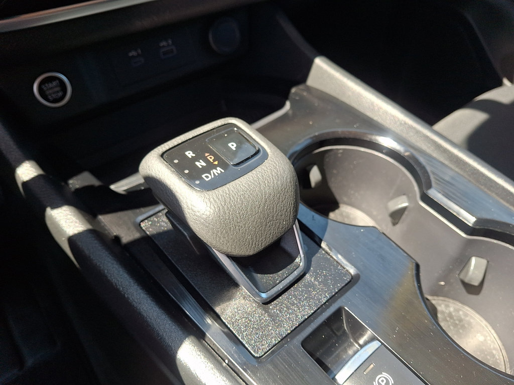 Used 2023 Nissan Rogue S AWD/4WD image 30