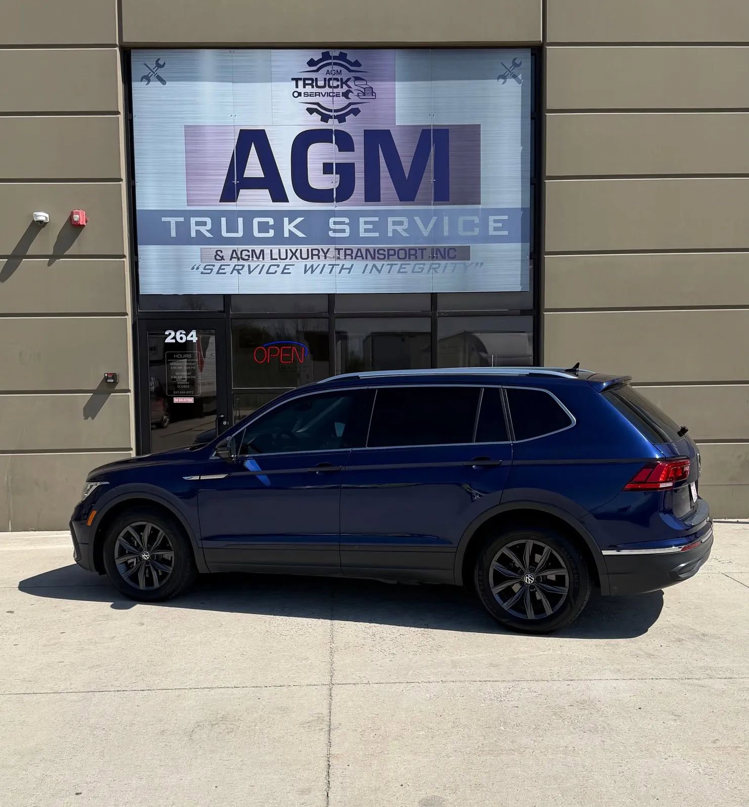 Used 2023 Volkswagen Tiguan SE image 4