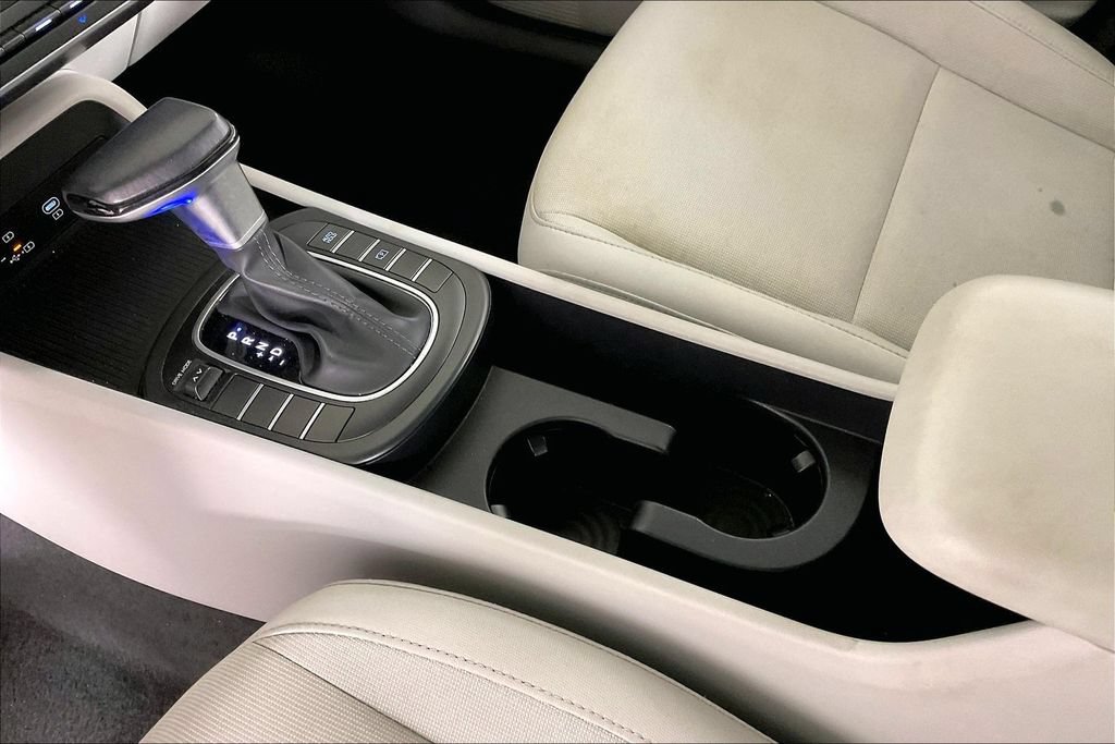 Used 2025 Hyundai Kona SEL FWD image 17