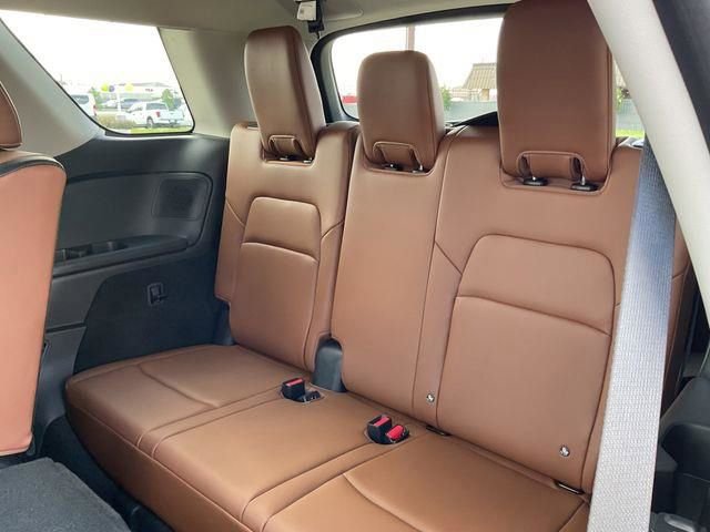 Used 2025 Nissan Pathfinder Platinum w/ Cargo Package image 24