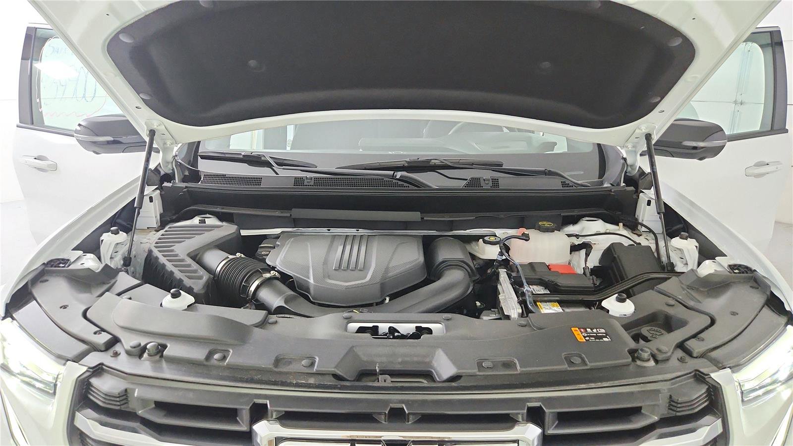 New 2025 GMC Acadia Elevation image 32