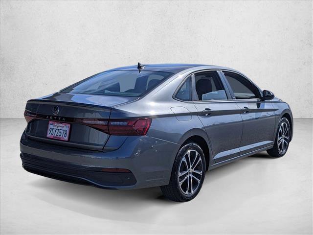 Used 2025 Volkswagen Jetta Sport image 5