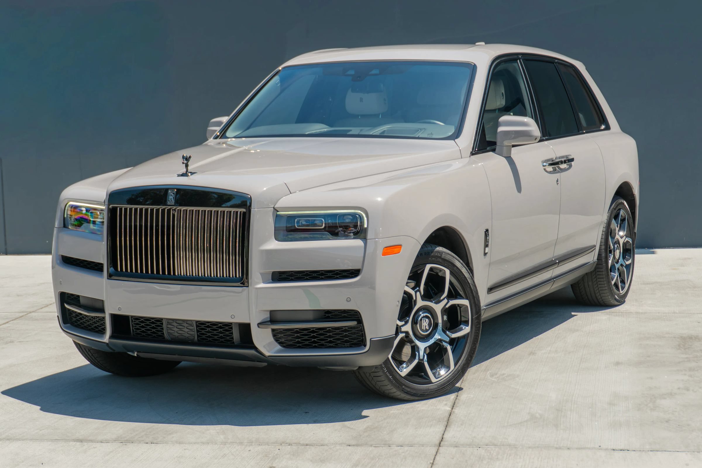 Used 2024 Rolls-Royce Cullinan Black Badge AWD/4WD image 3